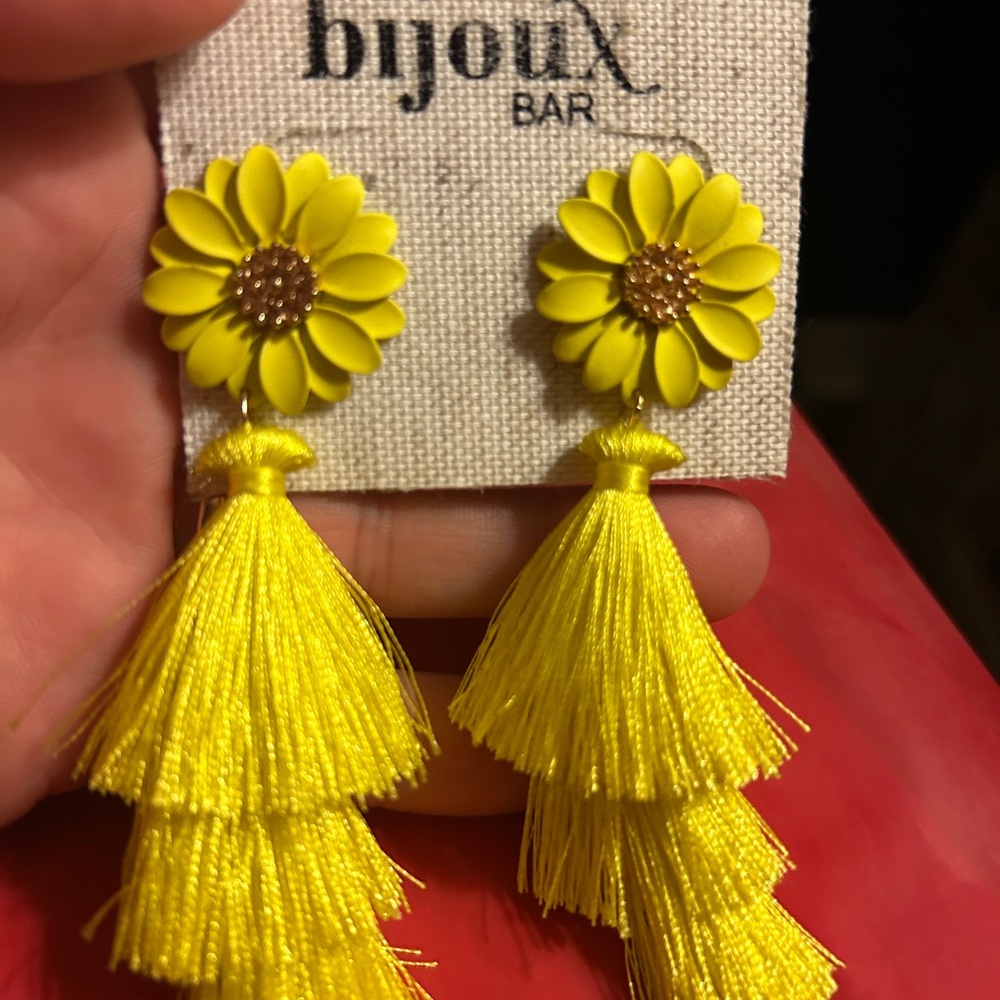 ✂️ Bijoux Bar Yellow Flower Tassel Earrings